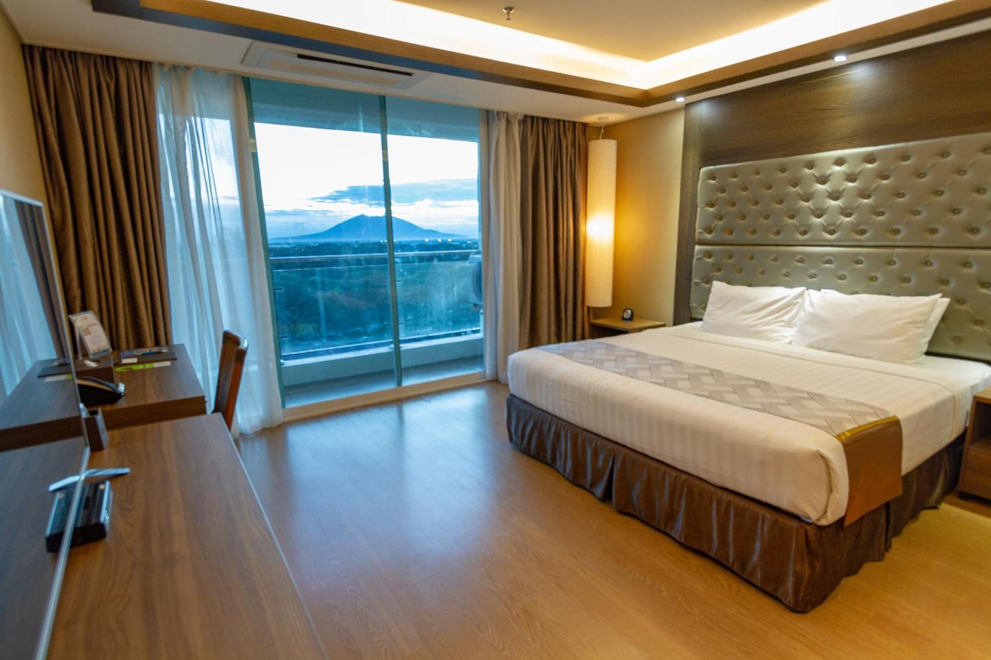 Xenia Hotel Clark Clark Field Zewnętrze zdjęcie