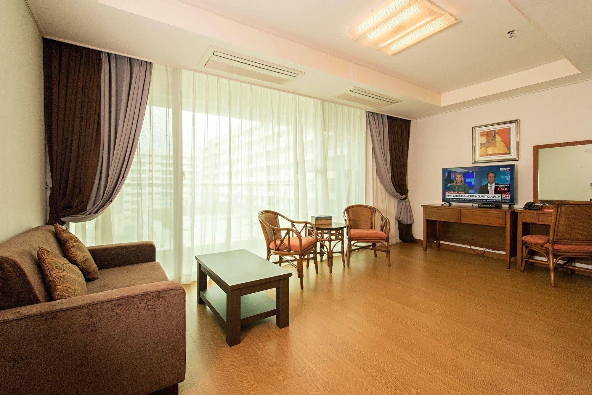 Xenia Hotel Clark Clark Field Zewnętrze zdjęcie